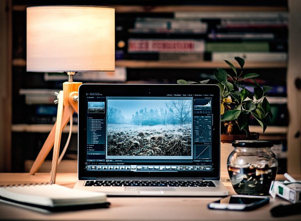 Let Fragrance Help You Succeed in the Workplace